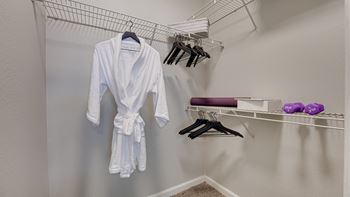 Walk in closet 